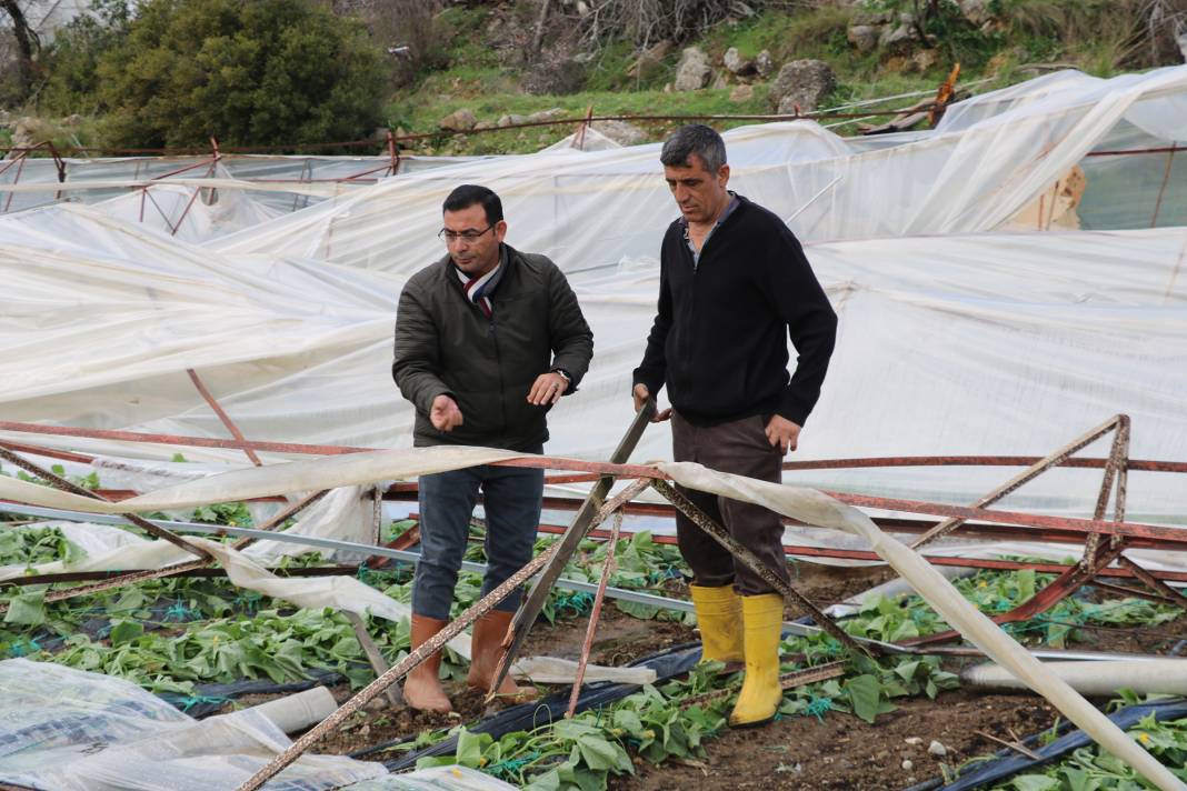 Seralar hayalet gibi uçtu! Pencereden bakan Antalyalılar gözlerine inanamadı 36